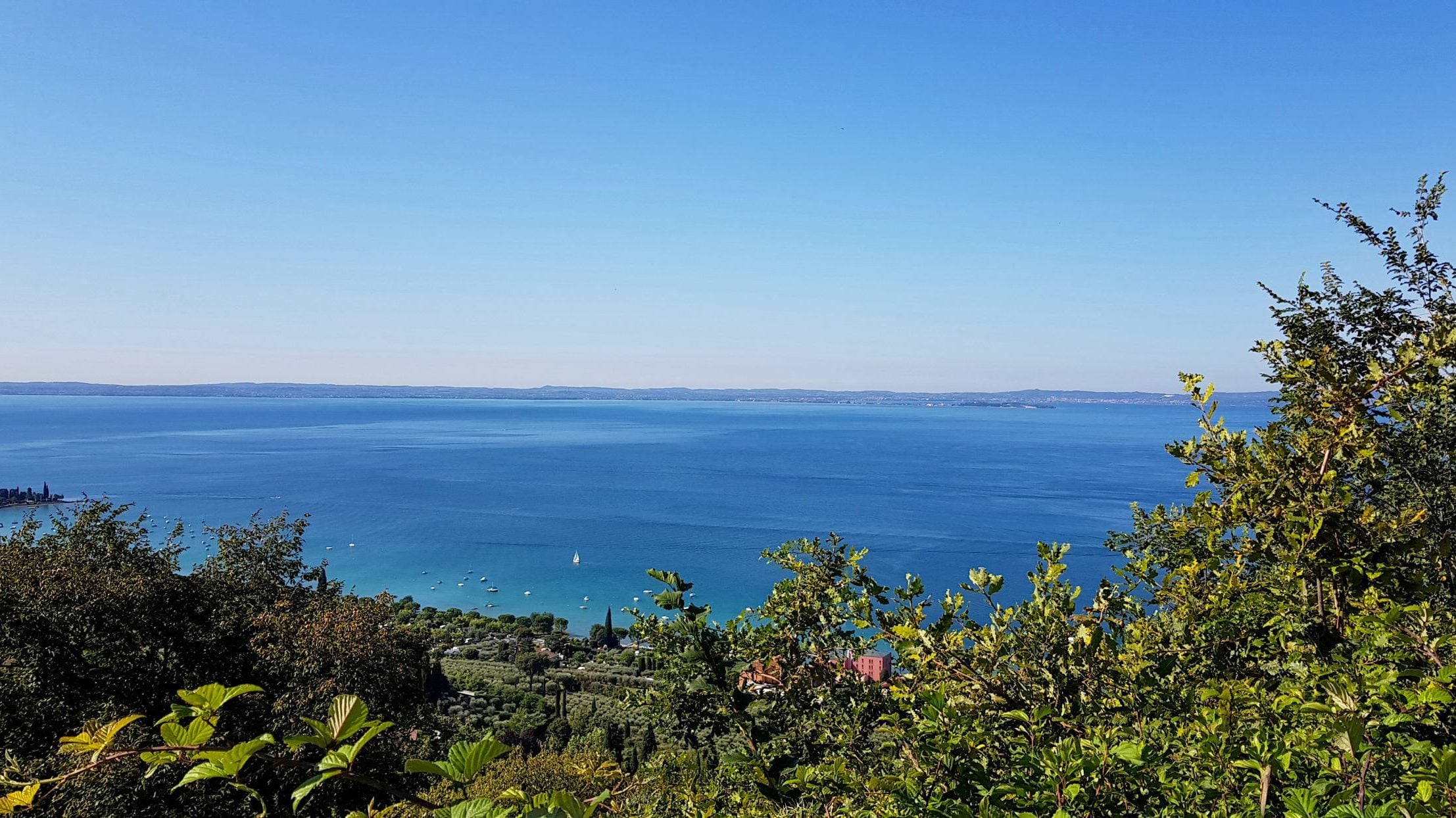 Blick auf den Gardasee. Bild: climate-data.org