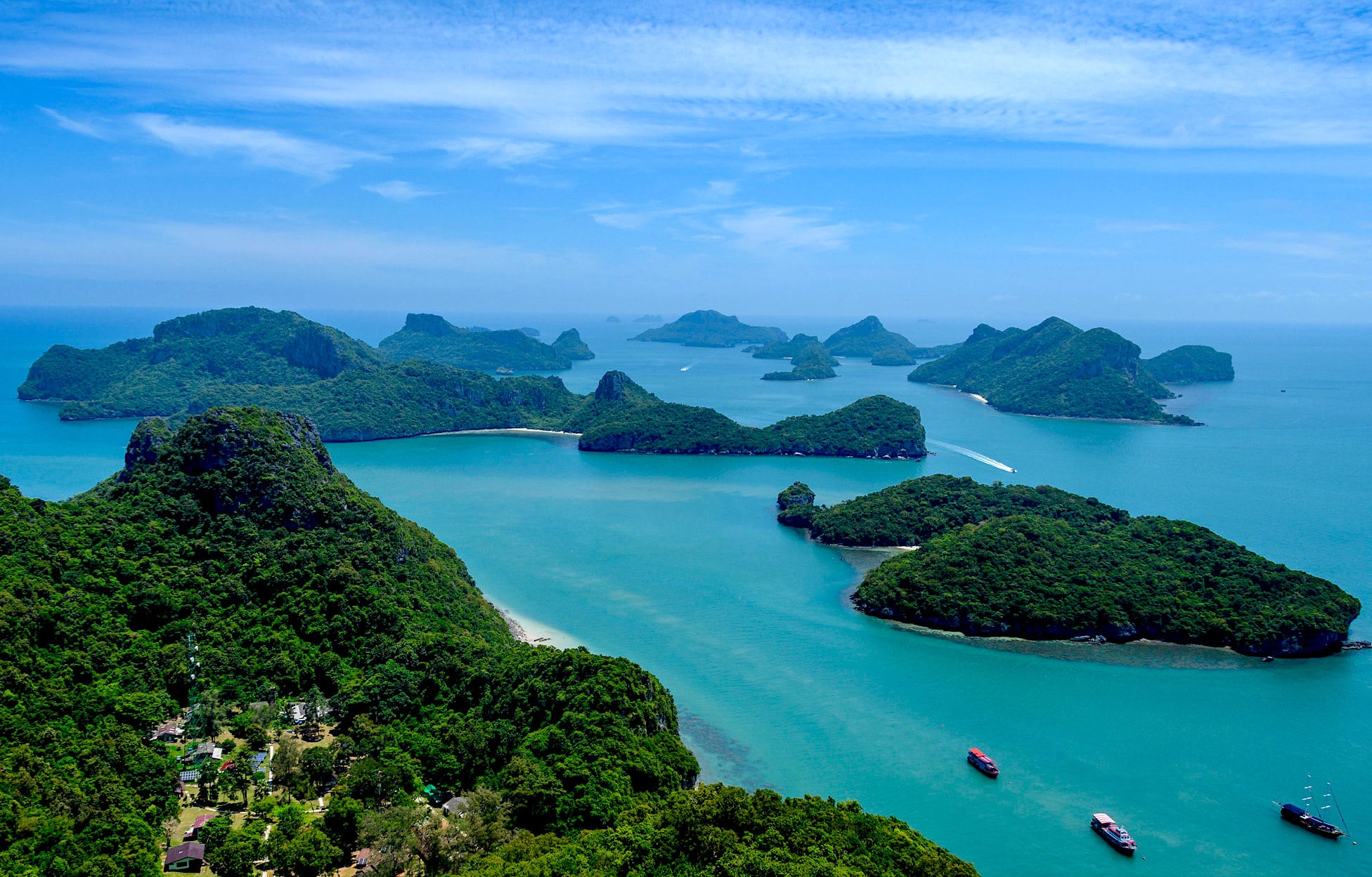 Koh Samui. Bild: Robin Hickmott, <a href=https://www.flickr.com/photos/hickmott/40494109851/>Koh Samui</a>, lizenziert unter <a href=https://creativecommons.org/licenses/by/2.0/de/>CC BY 2.0</a>
