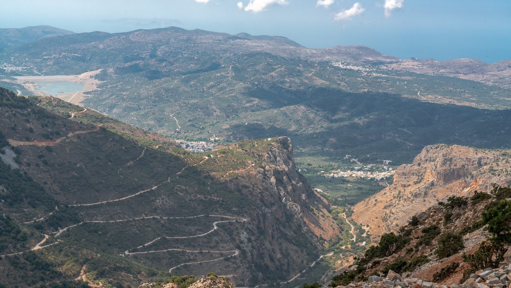 Die Lasithi-Hochebene. Bild: bh-fotografie, Lasithi, lizenziert unter CC BY 2.0